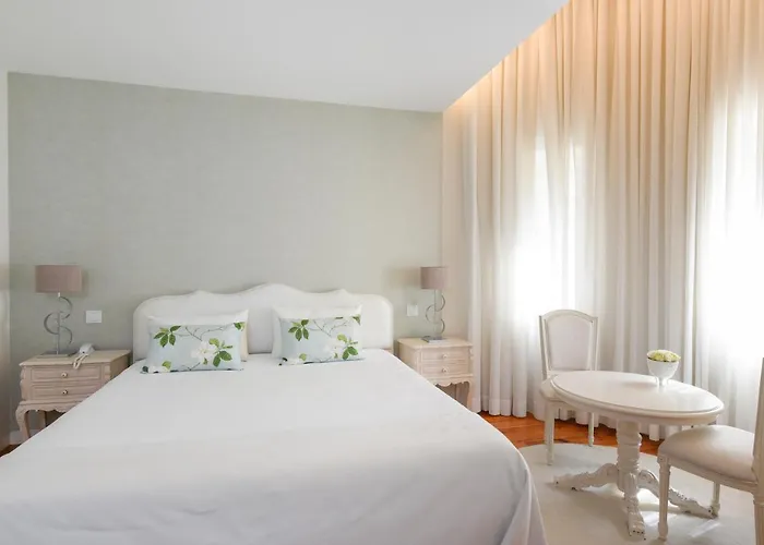 Sundial Gardens & Suites