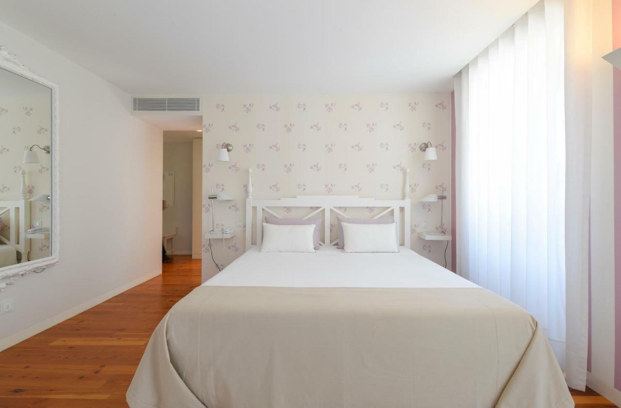 Sundial Gardens & Suites