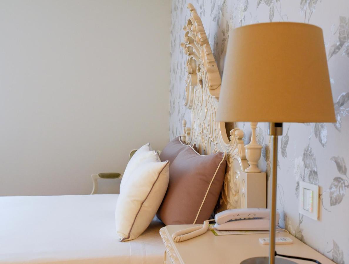 Sundial Gardens & Suites Sandim